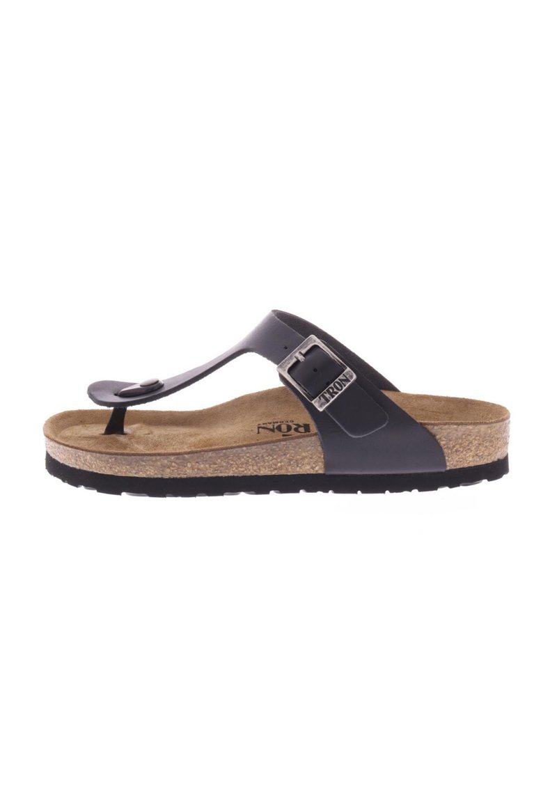 Zwarte teensandalen met een kurkvoetbed, rubberen buitenzool en een verstelbare band met een metalen gespsluiting. Gladde textuur en minimalistisch design.