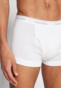Calvin Klein Underwear TRUNK 3 PACK - Calzoncillos - black/grey/white