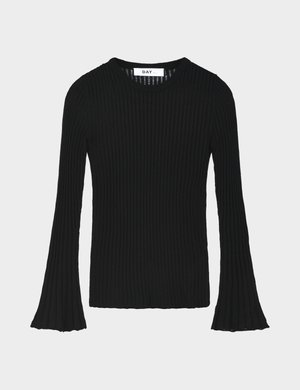 Sort ribbet langærmet sweater med rund halsudskæring. Har udringede ærmer og struktureret stof. Mærket lyder "DAY."
