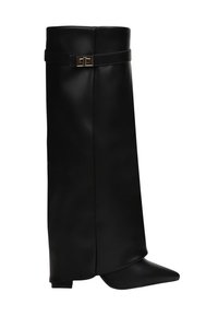 Botte noire en cuir, hauteur genou, avec un design à bout carré, finition mate et accent en boucle dorée en haut.