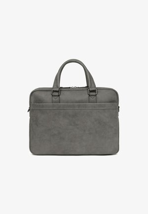 Sacoche pour ordinateur portable en cuir gris avec deux poignées, texture lisse, fermeture éclair, poche avant et logo embossé centré sur le bas à l'avant.