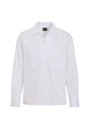 Hvid langærmet skjorte med knapper og to brystlommer foran samt en spids krave, vist på en ensfarvet hvid baggrund.
