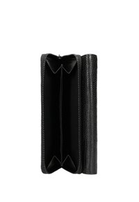 Zwarte portemonnee met een textuur die lijkt op reptielenhuid, ritssluiting en twee compartimenten, gevoerd met een zachte, gladde stof.