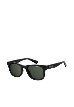 Lunettes de soleil noires rectangulaires avec des verres teintés. Elles disposent d'une finition mate et d'une technologie de polarisation. Marque notable sur les branches.