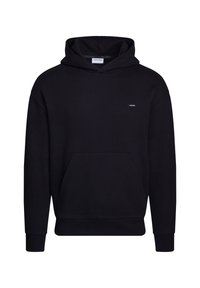 Sudadera de algodón negra con un bolsillo frontal, puños y dobladillo acanalados. Presenta un pequeño logo blanco en el pecho, textura suave y capucha con cordón.