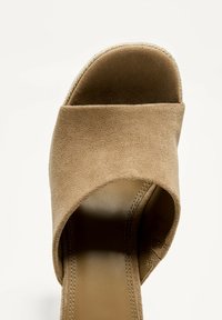 Thumbnail Image 5
