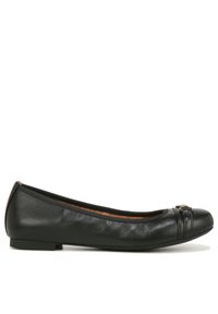Zwarte lederen balletschoenen met een ronde neus, platte zool en een decoratieve gespsluiting aan de voorkant. Gladde textuur met een subtiele glans.