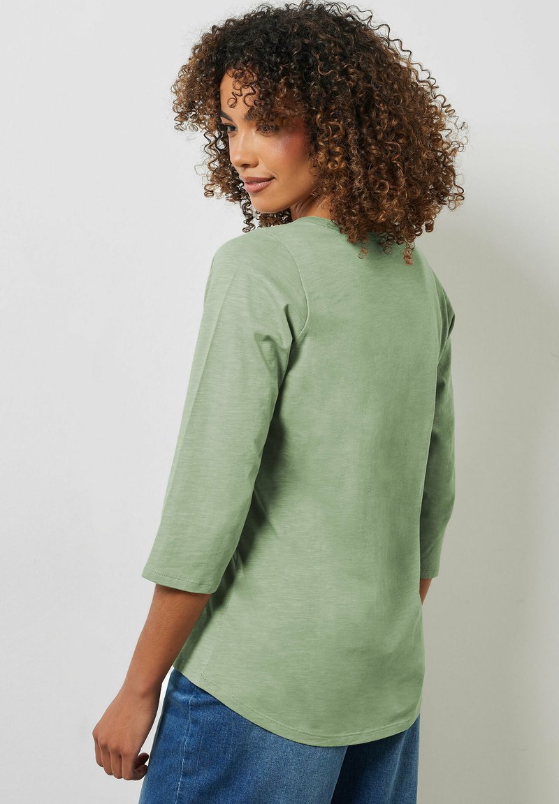 T-shirt J.Crew Femme Manches Longues - Coupe Girlfriend, Vert Moyen, Coton Tout Doux