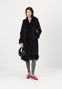 ONLY ONLVIENNA SUEDE COAT - Klassisk frakke - black