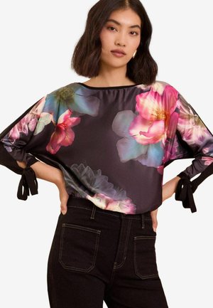 BATWING REGULAR FIT - Stickad tröja - black