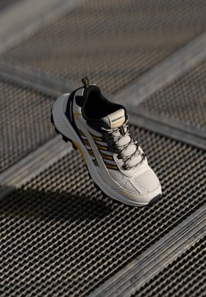 SPEED STRIKE 2 TREK - Trainers - chalk/rush