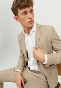 Jack & Jones PREMIUM JPRSOLARIS NOOS SET - Ülikond - pure cashmere