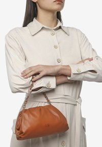 V73 IMALIA - Sac à main - cuoio