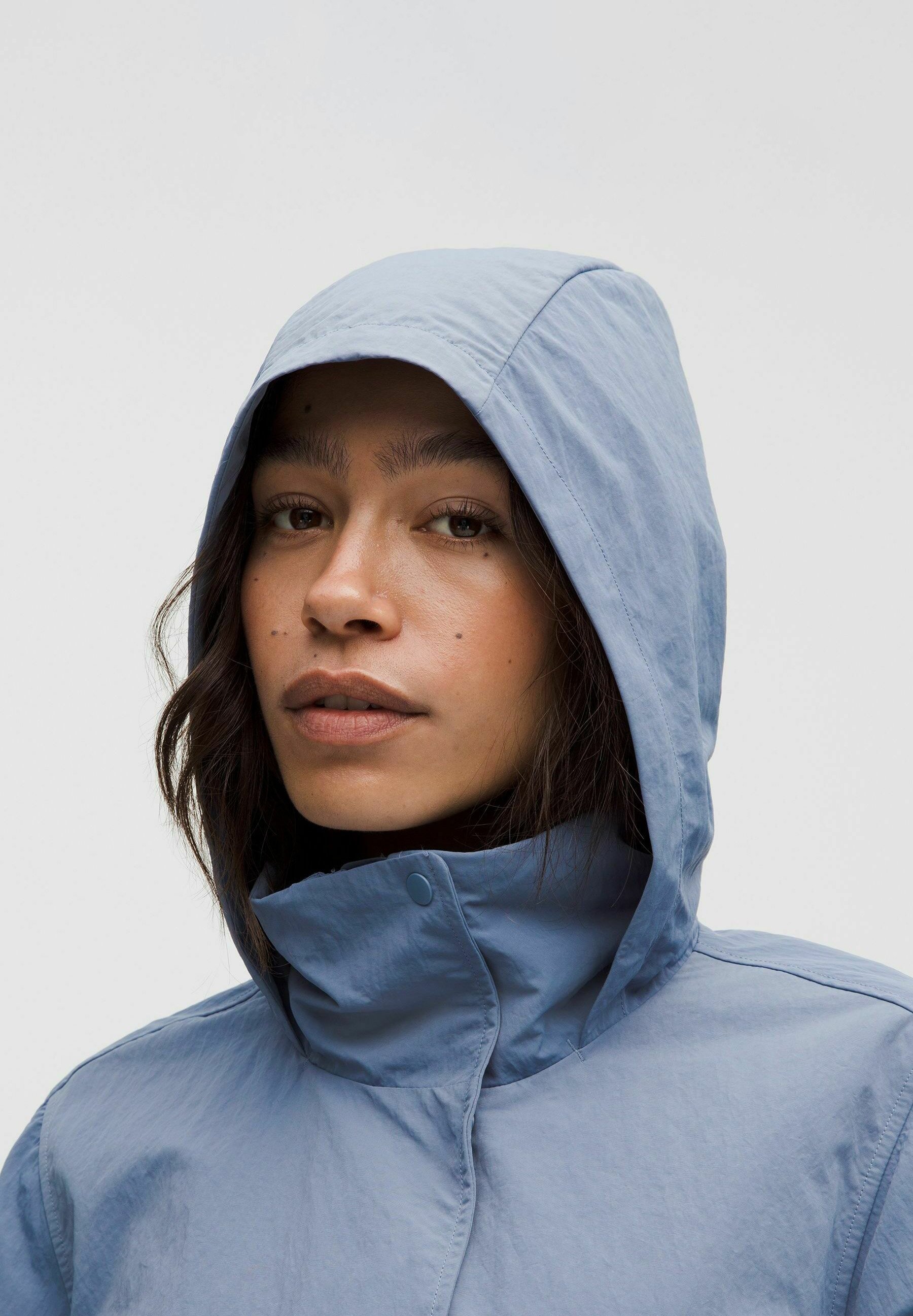 lululemon ALWAYS EFFORTLESS - Outdoorjas - washed denim/blauw