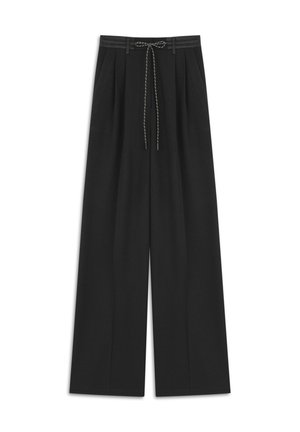 Zwarte wijde broek met een trekkoord in de taille, met plooien, een gladde textuur en een minimalistisch ontwerp. Geen zichtbare patronen of accenten.