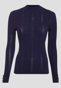 Námořnický pletený svetr s vysokým výstřihem, ribbovanou strukturou, chevronovými vzory a knoflíkovými detaily na rukávech.