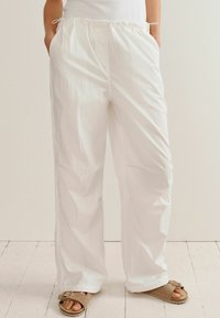 Next WAIST PARACHUTE - Hlače - white