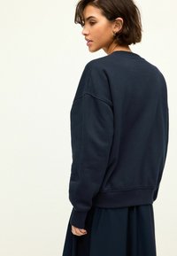 Thumbnail Image 2