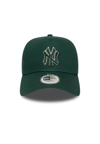 Zielona czapka baseballowa z haftowanym białym i ciemnozielonym logo NY, regulowanym paskiem i zaokrąglonym daszkiem. Miękka faktura materiału.