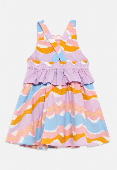 Meiteņu bezroku kleita ar krustoto siksnu šķērsām, rūtainu vidukli un krāsainiem viļņainiem pasteļtoņu rakstiem rozā, violetā, zilā, baltā un oranžā krāsā.