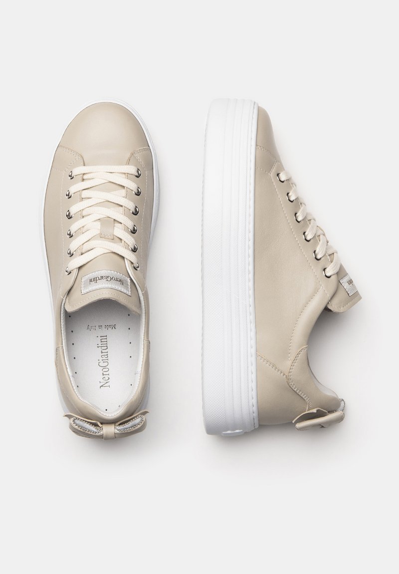 Damen Sneaker low | NeroGiardini Sneaker low ivory/beige - JG80545 Damen Sneaker low | NeroGiardini Sneaker low ivory/beige - JG80545