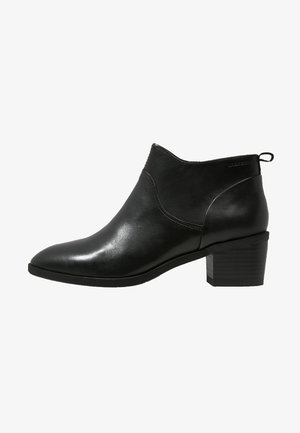 Vagabond, Boots à talons - black