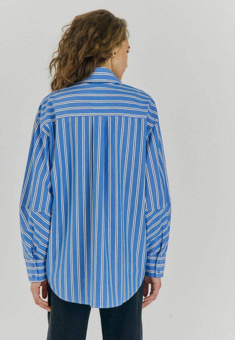 NORR NICCI Blusa off white stripe/crema - Main Image