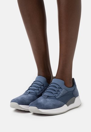Sneakers laag - jeans
