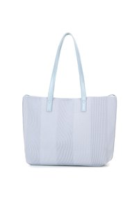 Jasnoniebieska torba na ramię z miękkiego, teksturowanego materiału, z podwójnymi ramiączkami i zestrojoną konstrukcją. Posiada pionowe panele dla dodatkowego detalu.