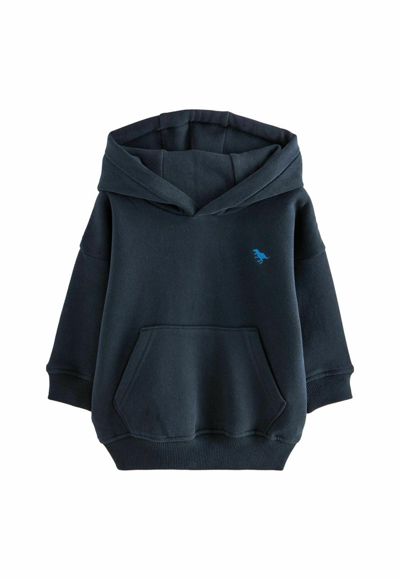 Sudadera con capucha azul marino hecha de una tela suave, que cuenta con un bolsillo frontal y un pequeño diseño gráfico azul en el pecho.