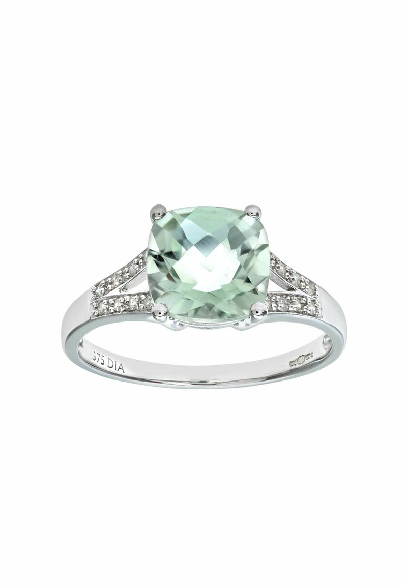 Anello d'argento con una grande pietra verde taglio cuscino, accentuato da piccole pietre trasparenti sulla fascia per un ulteriore dettaglio. Contrassegnato "375 DIA."