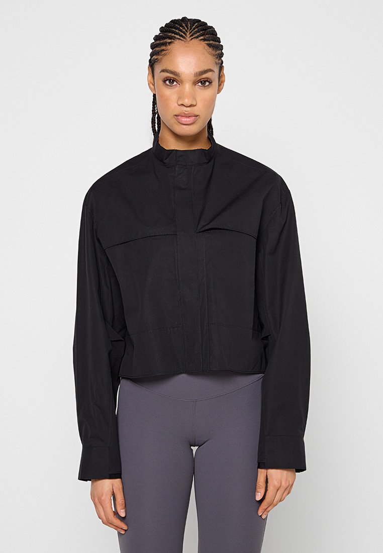 Nike Sportswear Lichte jas zwart