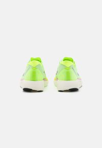 adidas Performance ADIZERO TAKUMI SEN 10 - Utcai futócipők - light green/neon yellow