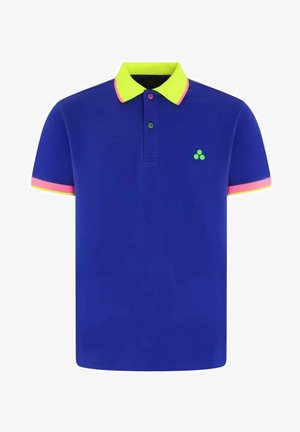 Polo blu con colletto giallo neon e rifinitura rosa sulle maniche, bottoni bicolore e piccolo logo verde sul petto.