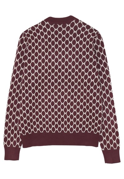 Maglione bordeaux con motivo a rombi bianchi, maniche a coste, orlo e scollatura a girocollo, esposto disteso con il retro rivolto verso l'alto.