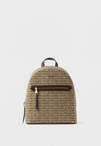 Επιλέχθηκε, chino/chocolate