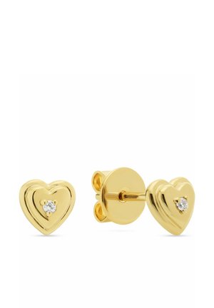 Guld hjerteformede studearrings med en glitrende finish, hver prydet med en lille diamantaccent i midten. Rundt push-back lås.
