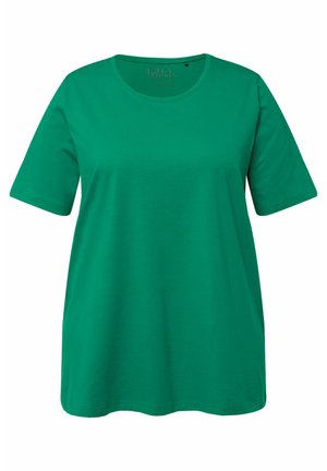 Camiseta verde de algodón suave, con escote redondo y mangas cortas. El diseño es simple y presenta un corte relajado.