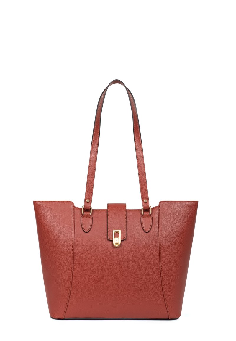Borsa tote in pelle marrone con un design strutturato, dotata di hardware dorato, doppi manici e una chiusura a linguetta al centro.
