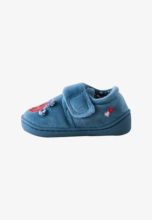 Blauer Kleinkindschuh mit Klettverschluss, verziert mit gestickten Herzen und einem roten und blauen Design auf der Vorderseite.