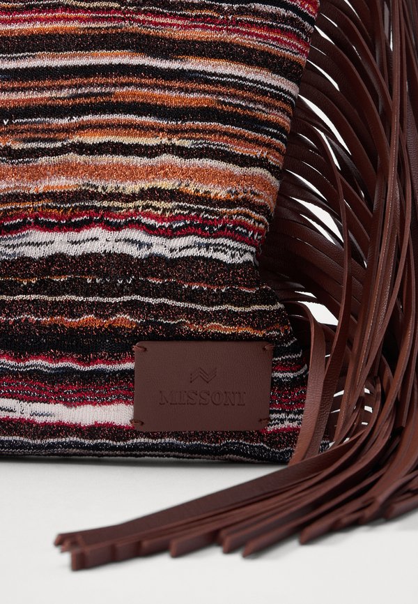 CLUTCH FRINGES - Clutch4