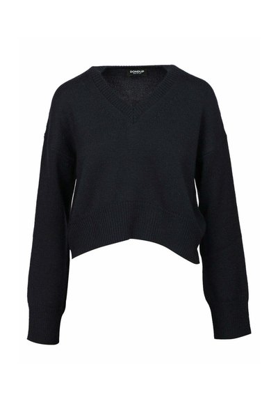 Maglione nero lavorato a maglia con scollo a V, maniche lunghe e orlo leggermente corto e asimmetrico.