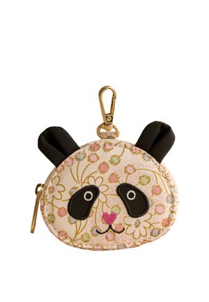 Piccola borsetta per monete con motivo floreale a forma di faccia di panda con orecchie nere, naso rosa e chiusura lampo e clip dorati.