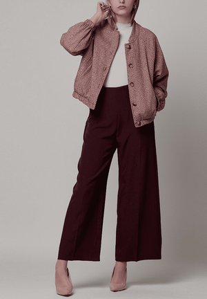 CON TEXTURA - Chaquetas bomber - granate