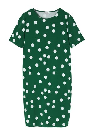 Grøn kortærmet kjole lavet af glat stof, med et polkaprikkemønster med hvide prikker i varierende størrelser på overfladen.