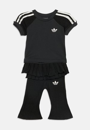 adidas Originals, KNT TEE LEG SET-INFANT - Legging (type pantalon) - black