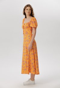 Laurella MARIBEL - Vestido largo - orange