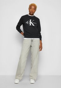 Calvin Klein Jeans CORE MONOGRAM - Sweatshirt - black