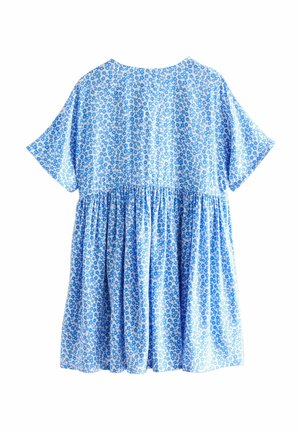 Rochie florală albastră cu mâneci scurte, talie strânsă și croială lejeră. Prezintă diverse nuanțe de flori albastre pe un fundal deschis.