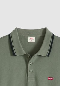 Niewybrane, wood tipping stripe